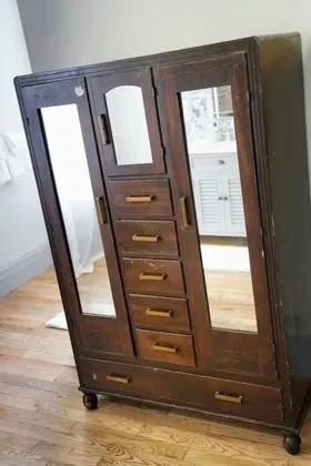 Ev
