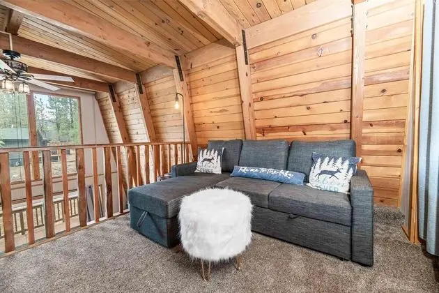 Ev, 1 Büyük (Queen) Boy Yatak ve Çekyat (101 - Baby Bear Cabin)