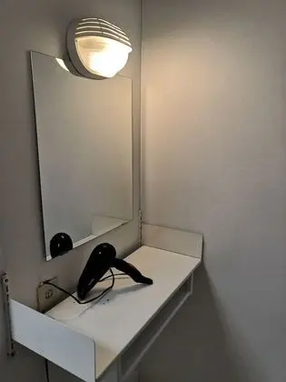 Tek Kişilik Oda, Ortak Banyo