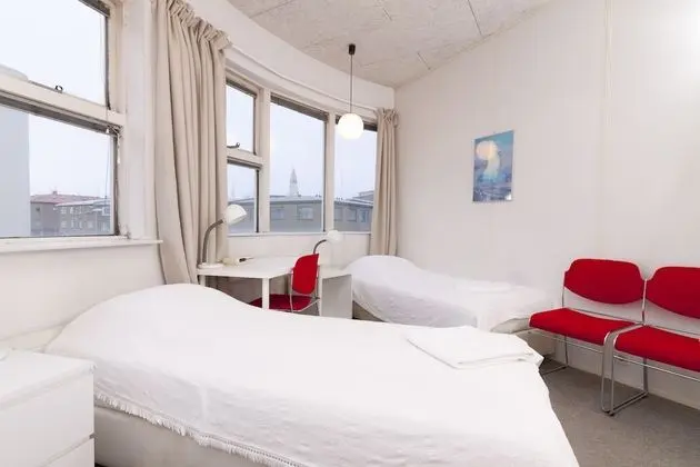 Üç Kişilik Oda, Ortak Banyo
