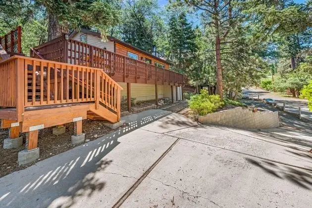 Ev, Birden Çok Yatak (103 - Bow Canyon Escape)