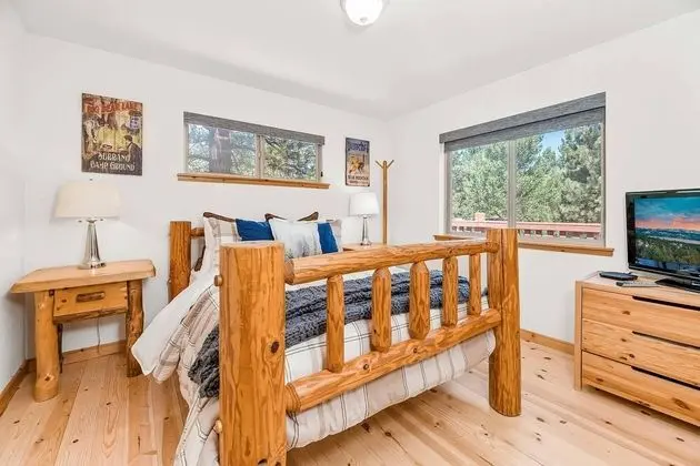 Ev, Birden Çok Yatak (104 - Cozy Cabin in Pinewood Estates)