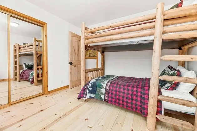 Ev, Birden Çok Yatak (104 - Cozy Cabin in Pinewood Estates)