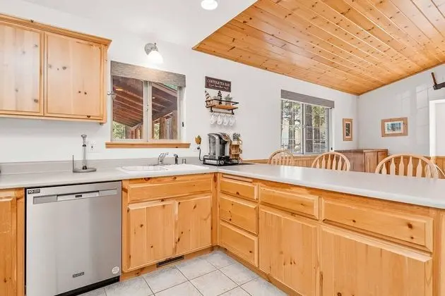 Ev, Birden Çok Yatak (104 - Cozy Cabin in Pinewood Estates)