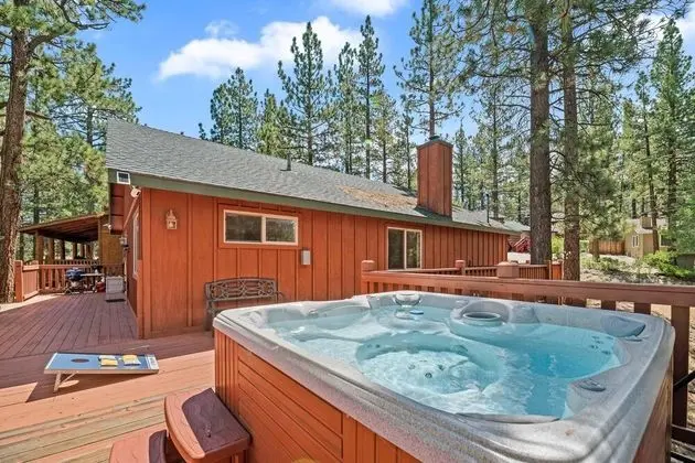 Ev, Birden Çok Yatak (104 - Cozy Cabin in Pinewood Estates)