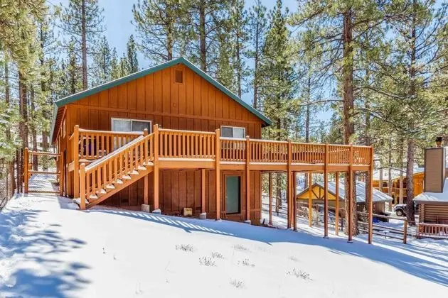 Ev, Birden Çok Yatak (104 - Cozy Cabin in Pinewood Estates)