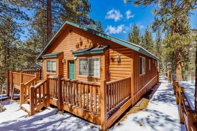 Ev, Birden Çok Yatak (104 - Cozy Cabin in Pinewood Estates)