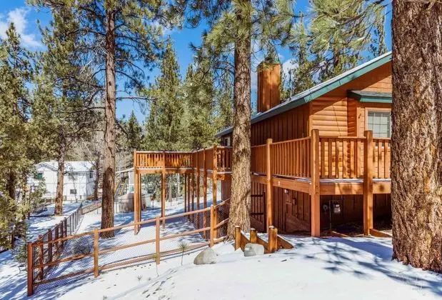 Ev, Birden Çok Yatak (104 - Cozy Cabin in Pinewood Estates)