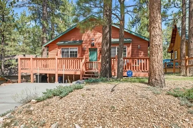 Ev, Birden Çok Yatak (104 - Cozy Cabin in Pinewood Estates)