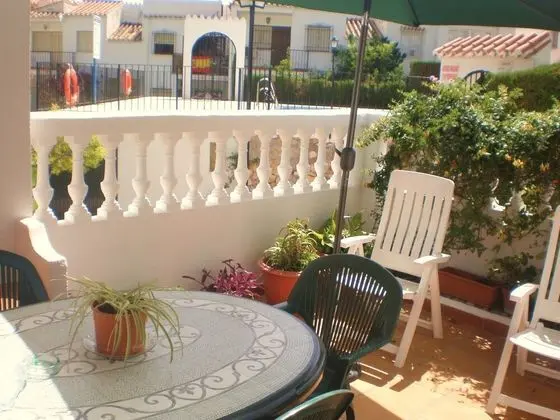 Ev, 3 Yatak Odası, Sigara İçilebilir, Havuz Kullanımı