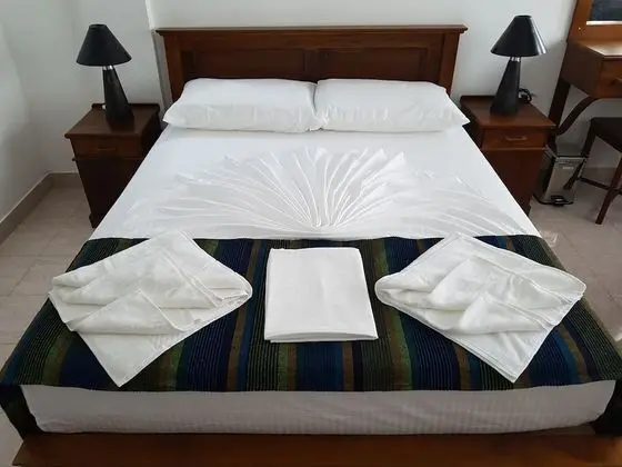 Deluxe Tek Büyük Yataklı Oda (AC)