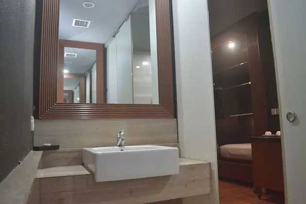 Superior Tek Büyük Yataklı Oda (Room Only)