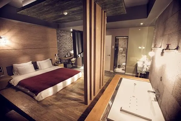 Deluxe Tek Büyük Yataklı Oda