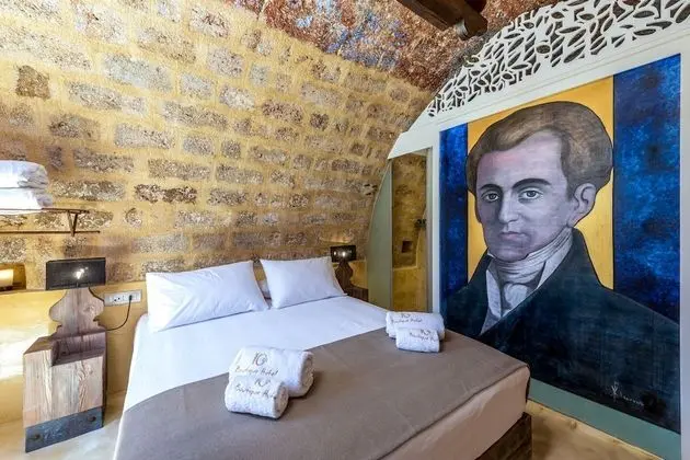 Deluxe Stone Room