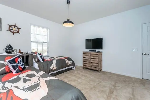 Villa (11 Bedroom 9.5 Bathroom 4792sq Foot V)