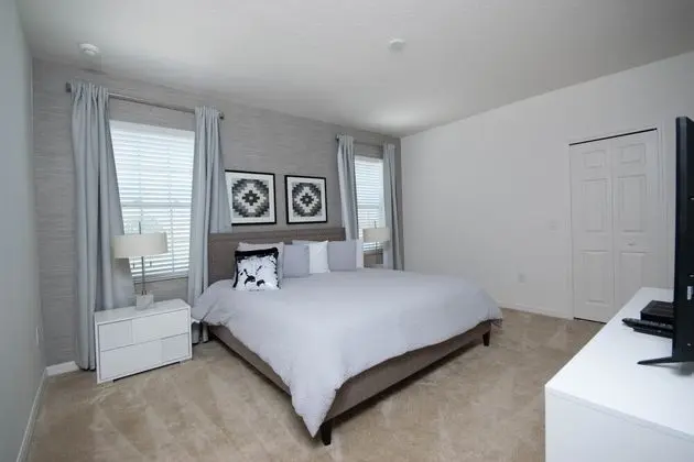 Villa (11 Bedroom 9.5 Bathroom 4792sq Foot V)