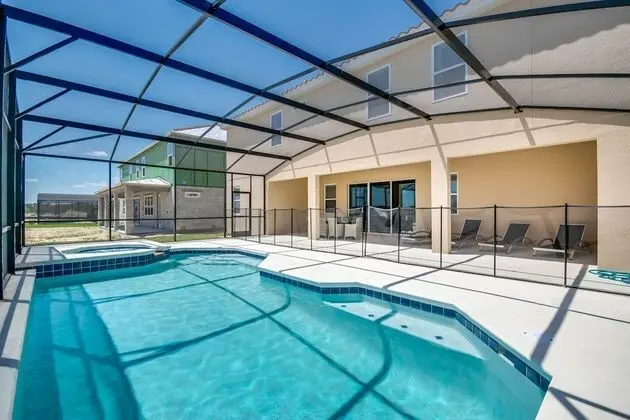 Villa (11 Bedroom 9.5 Bathroom 4792sq Foot V)