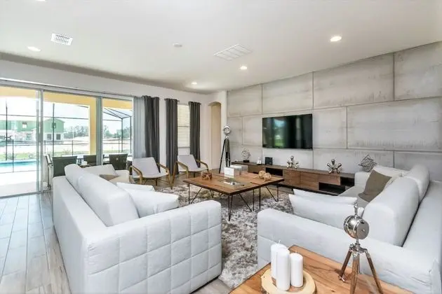 Villa (11 Bedroom 9.5 Bathroom 4792sq Foot V)