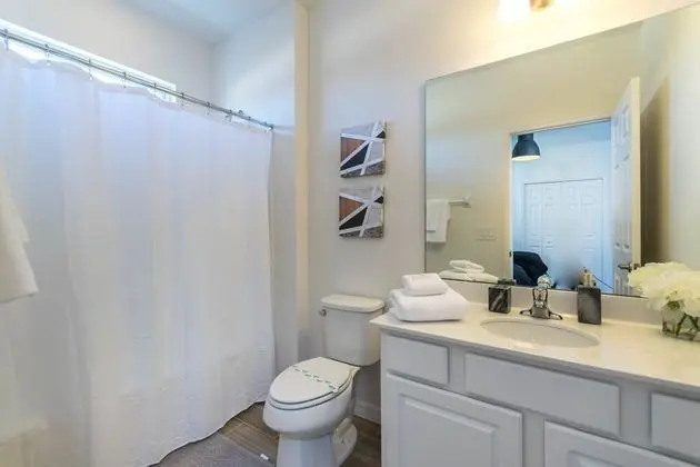 Villa (11 Bedroom 9.5 Bathroom 4792sq Foot V)