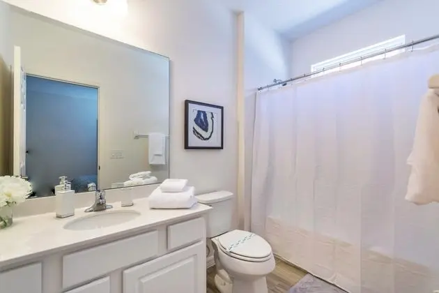 Villa (11 Bedroom 9.5 Bathroom 4792sq Foot V)