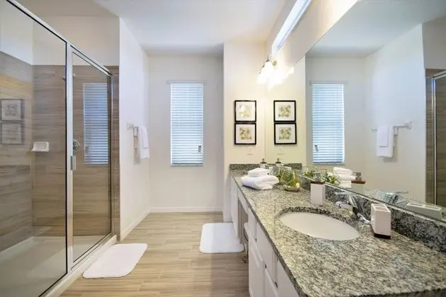 Villa (11 Bedroom 9.5 Bathroom 4792sq Foot V)