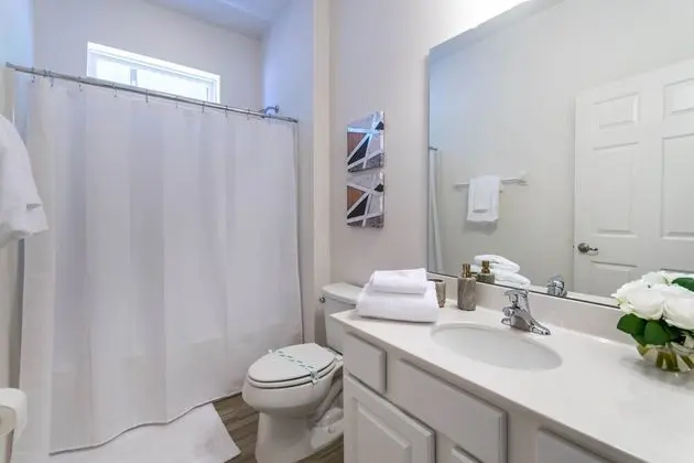 Villa (11 Bedroom 9.5 Bathroom 4792sq Foot V)