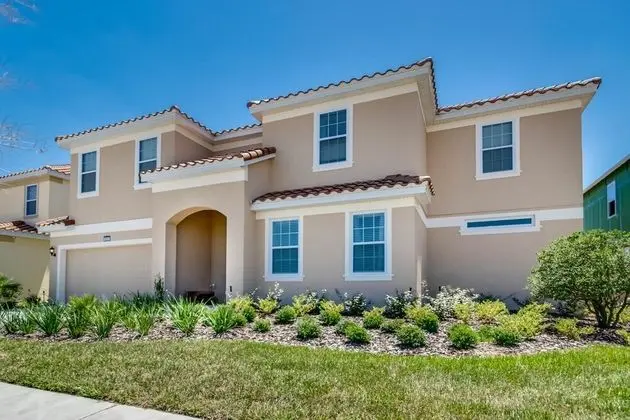 Villa (11 Bedroom 9.5 Bathroom 4792sq Foot V)