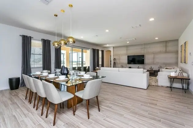 Villa (11 Bedroom 9.5 Bathroom 4792sq Foot V)