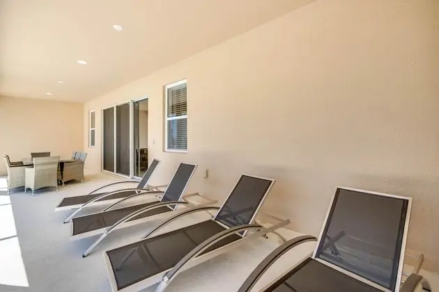 Villa (11 Bedroom 9.5 Bathroom 4792sq Foot V)