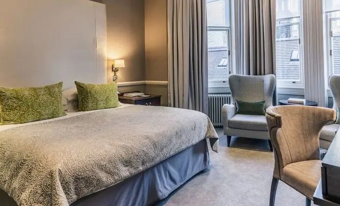 Deluxe King Room at 11 Cadogan Gardens