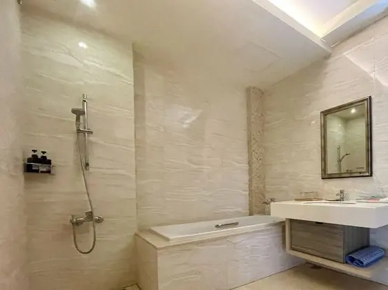 Deluxe Dört Kişilik Oda, Sıcak Su Havuzu
