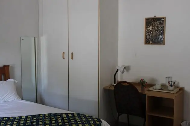 Tek Kişilik Oda, 1 Çift Kişilik Yatak