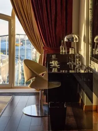 Deluxe Tek Büyük Yataklı Oda