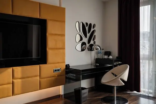Deluxe Tek Büyük Yataklı Oda