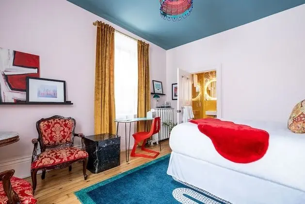 Room 1: Standard Queen Room