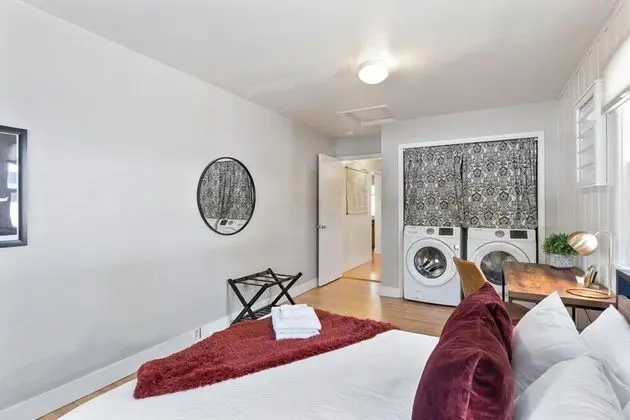 Ev, Birden Çok Yatak, Sıcak Su Havuzu, Bahçe Manzaralı (1112 Cherry St.)