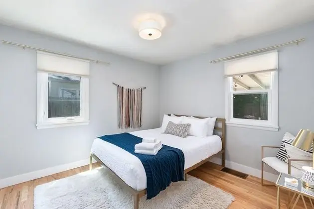 Ev, Birden Çok Yatak, Sıcak Su Havuzu, Bahçe Manzaralı (1112 Cherry St.)