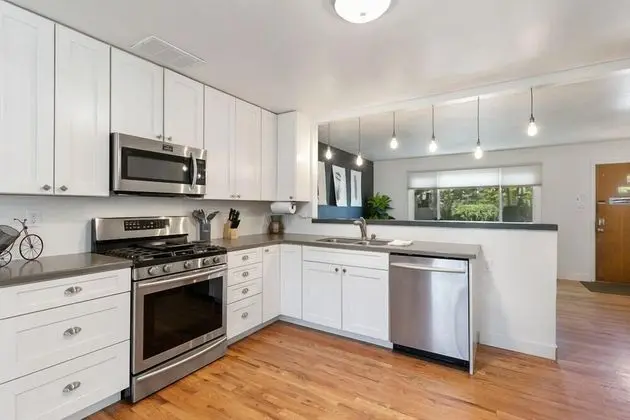 Ev, Birden Çok Yatak, Sıcak Su Havuzu, Bahçe Manzaralı (1112 Cherry St.)