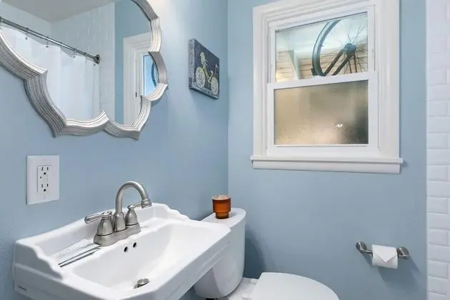 Ev, Birden Çok Yatak, Sıcak Su Havuzu, Bahçe Manzaralı (1112 Cherry St.)