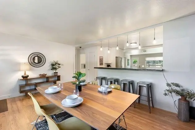 Ev, Birden Çok Yatak, Sıcak Su Havuzu, Bahçe Manzaralı (1112 Cherry St.)