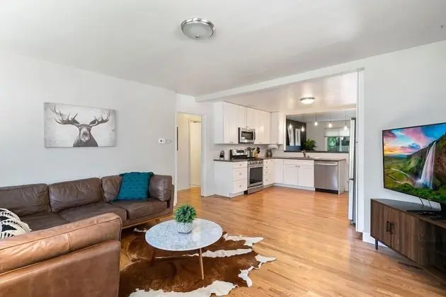 Ev, Birden Çok Yatak, Sıcak Su Havuzu, Bahçe Manzaralı (1112 Cherry St.)