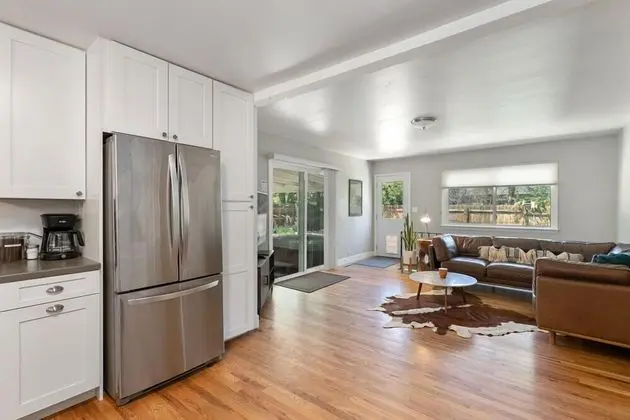 Ev, Birden Çok Yatak, Sıcak Su Havuzu, Bahçe Manzaralı (1112 Cherry St.)