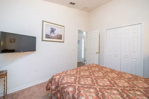 Ev (1114 4-Bed Pool Home, Liberty Village)