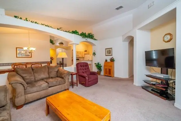 Ev (1114 4-Bed Pool Home, Liberty Village)