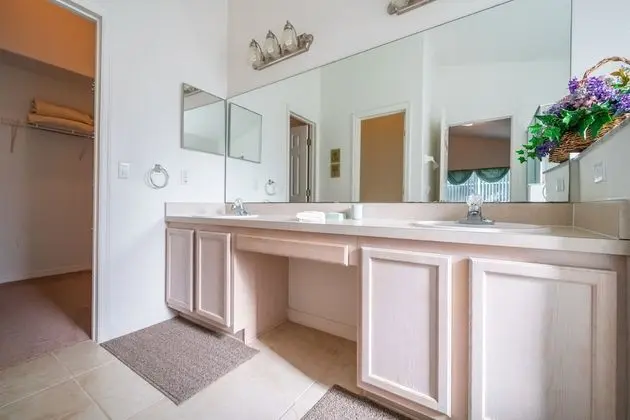 Ev (1114 4-Bed Pool Home, Liberty Village)