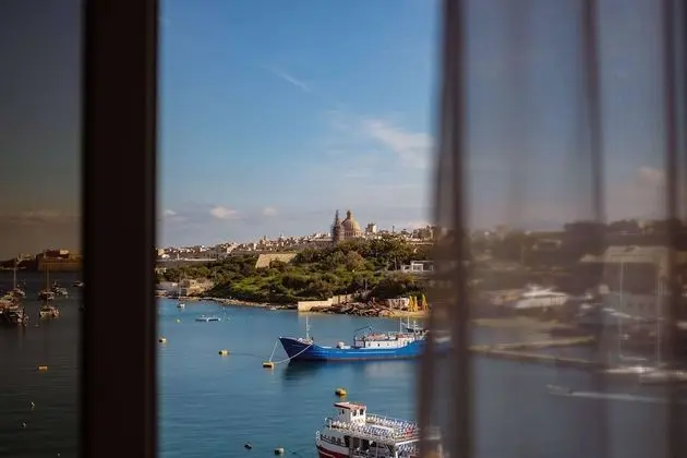 Standard Tek Büyük veya İki Ayrı Yataklı Oda, Deniz Manzaralı