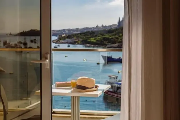 Standard Tek Büyük veya İki Ayrı Yataklı Oda, Deniz Manzaralı