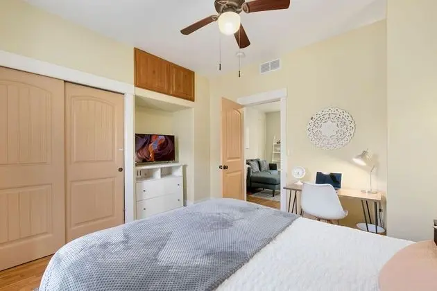 Ev, Birden Çok Yatak, Veranda, Bahçe Manzaralı (118 Whitcomb - Unit A (main))