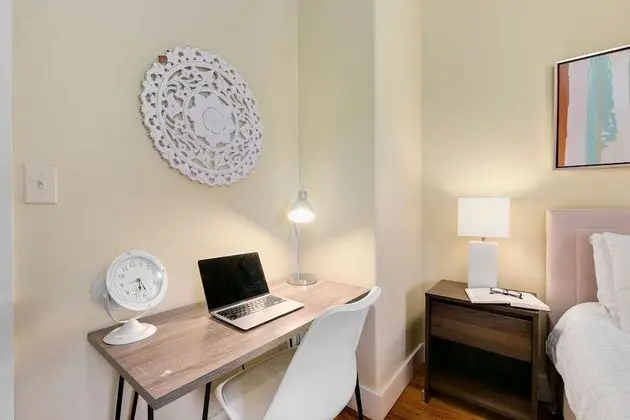 Ev, Birden Çok Yatak, Veranda, Bahçe Manzaralı (118 Whitcomb - Unit A (main))