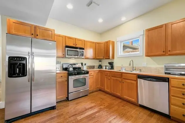 Ev, Birden Çok Yatak, Veranda, Bahçe Manzaralı (118 Whitcomb - Unit A (main))